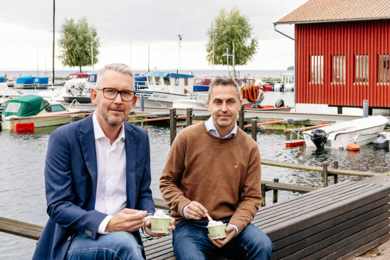 I år tror Hjo Installations vd Christoffer Olbrich att omsättningen ska passera 500 miljoner. Mattias Ansgariusson har tidigare som konsult hjälpt ­Elektrobyrån med ekonomistyrningen. Foto: Jakob Boije