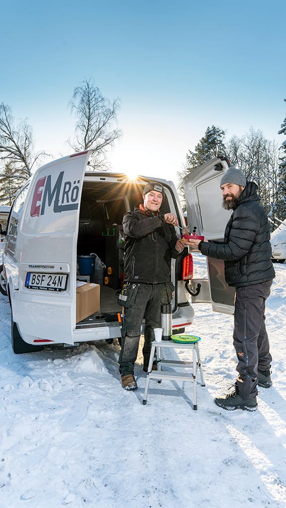 VVS-Forums chef­redaktör besökte Emil Eriksson hemma på gårdsplanen mellan uppdragen. Foto: Daniel Roos