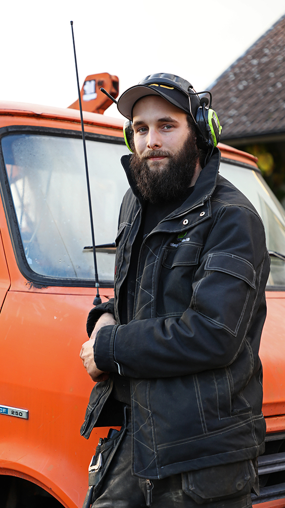 Emil Sundquist har inga planer på att släppa sin anställning och bli företagare på heltid. Foto: Jeppe Gustavsson