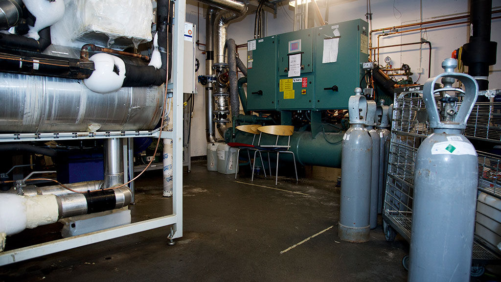 De gamla kylmaskinerna ersätts nu av maskiner med koldioxid som köldmedium. Foto: Stina Gullander