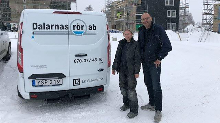 Tony Johansson, Dalarnas Rör, och lärlingen Natalia Adamzyk. Foto: Robin Linna