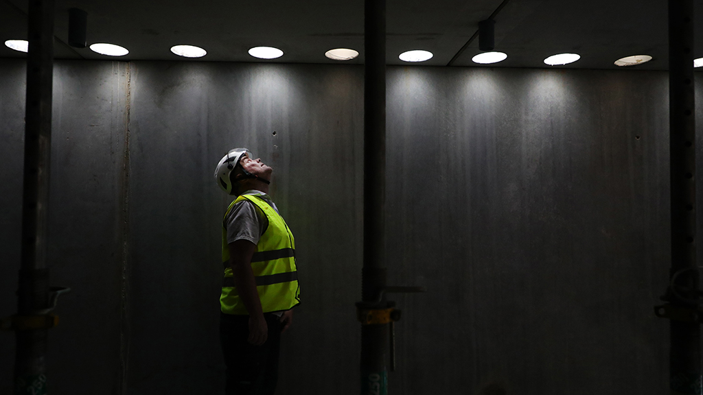 Klaus Gaufffin, projektledare på Ventpartner, ser bygget som ett landmärke som han förhoppningsvis kommer att kunna blicka tillbaka på med stolthet på ålderns höst. Foto: Jeppe Gustafsson